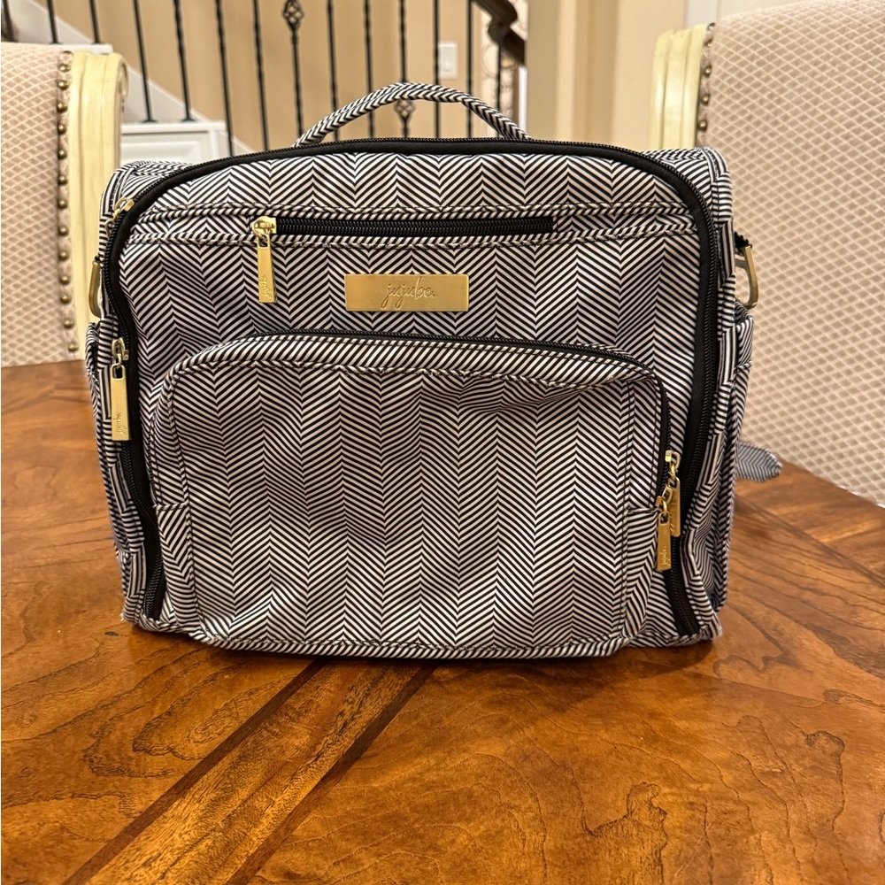 JuJuBe Chevron Backpack Diaper Bag – Like New